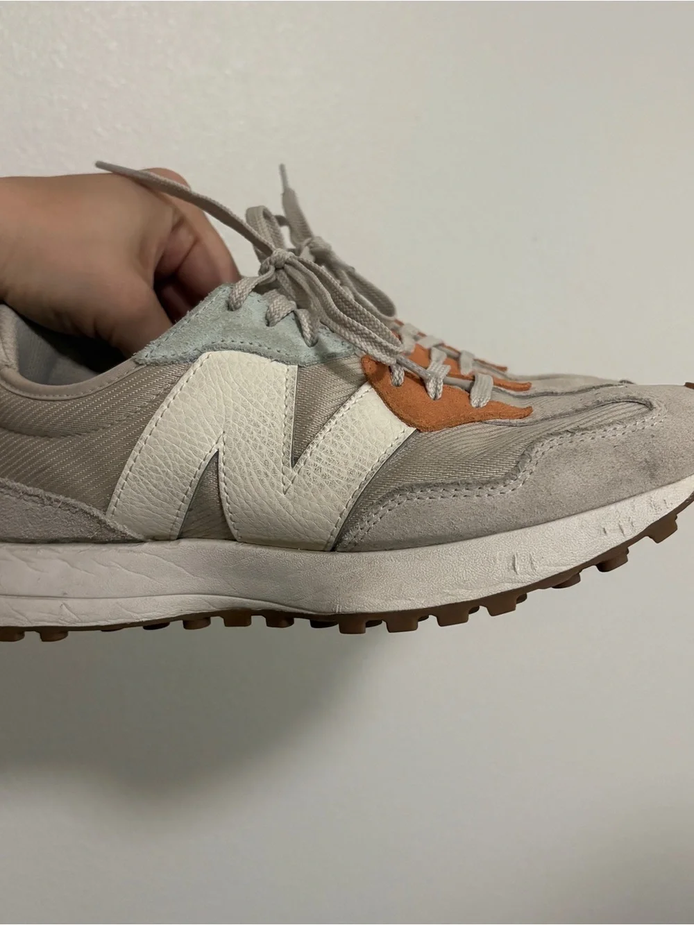 Women’s Beige and White Retro Runner New Balance Sneakers Size 8